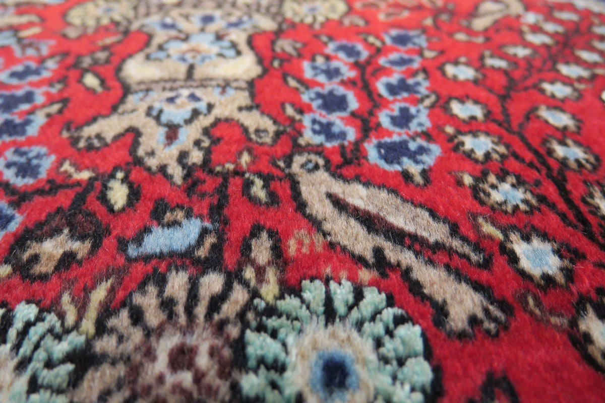 4' 4" x 6' 9" Persian Qoumsheh Rug