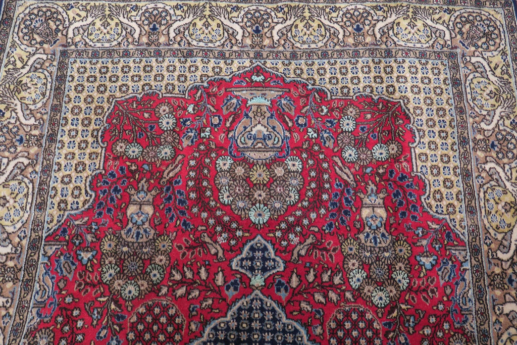 4' 4" x 6' 9" Persian Qoumsheh Rug