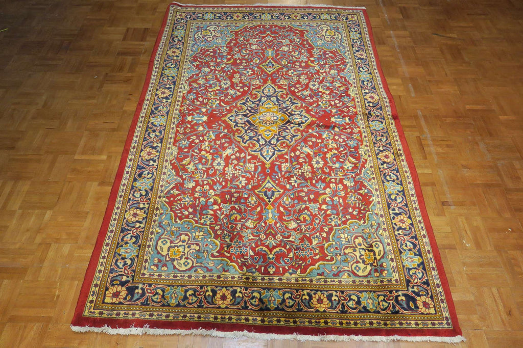 4' 5" x 6' 10" Persian Sarouk Rug