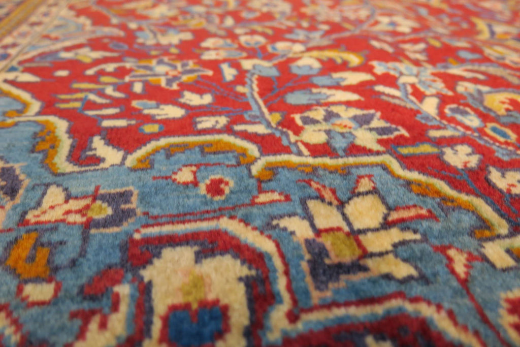 4' 5" x 6' 10" Persian Sarouk Rug