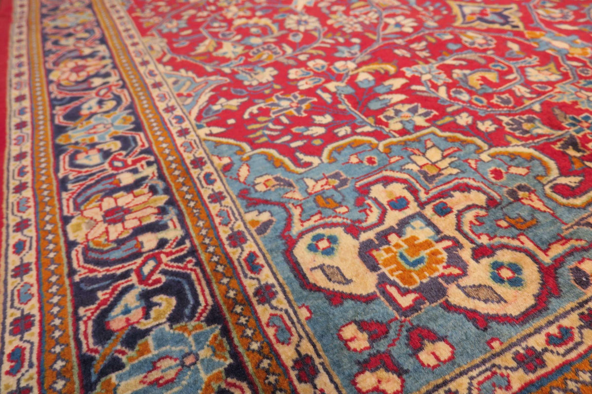 4' 5" x 6' 10" Persian Sarouk Rug