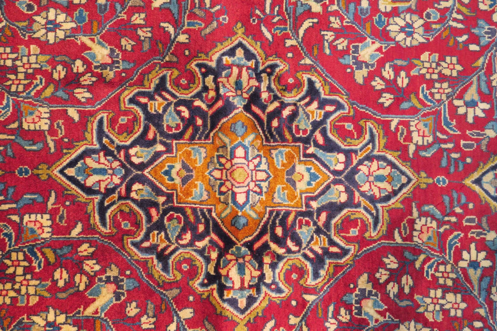 4' 5" x 6' 10" Persian Sarouk Rug