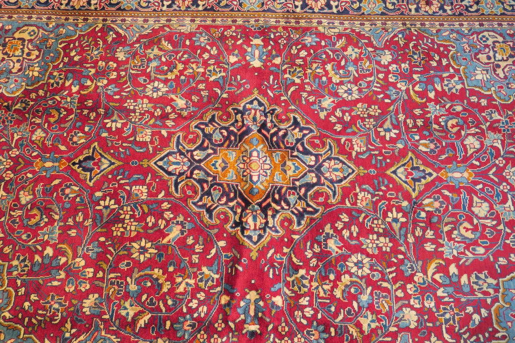 4' 5" x 6' 10" Persian Sarouk Rug