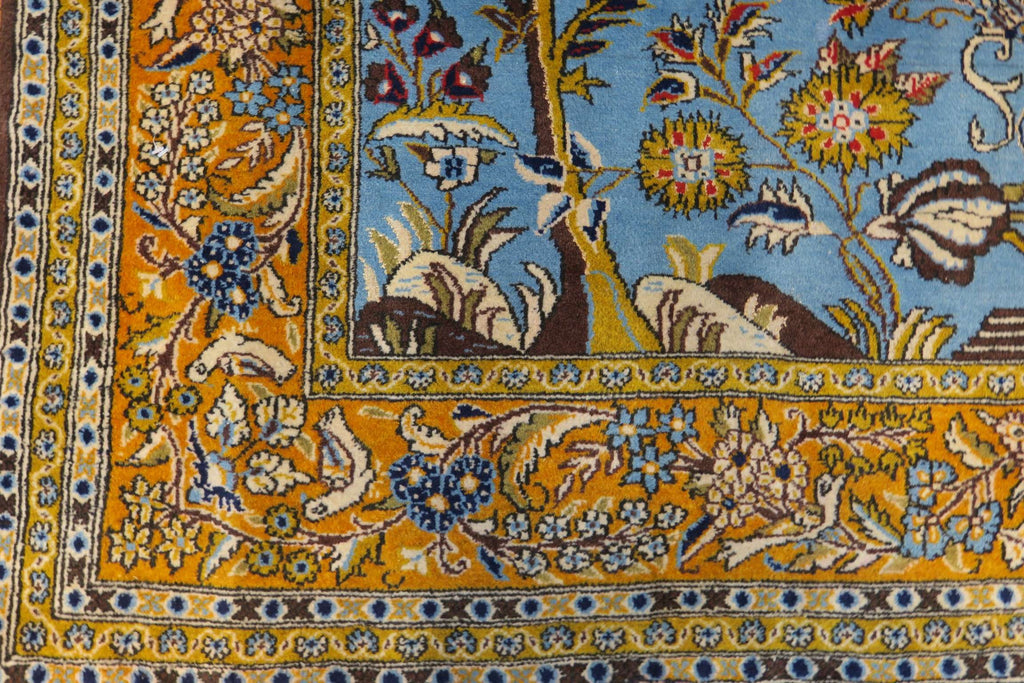 4' 9" x 6' 4" Persian Qoumsheh Rug