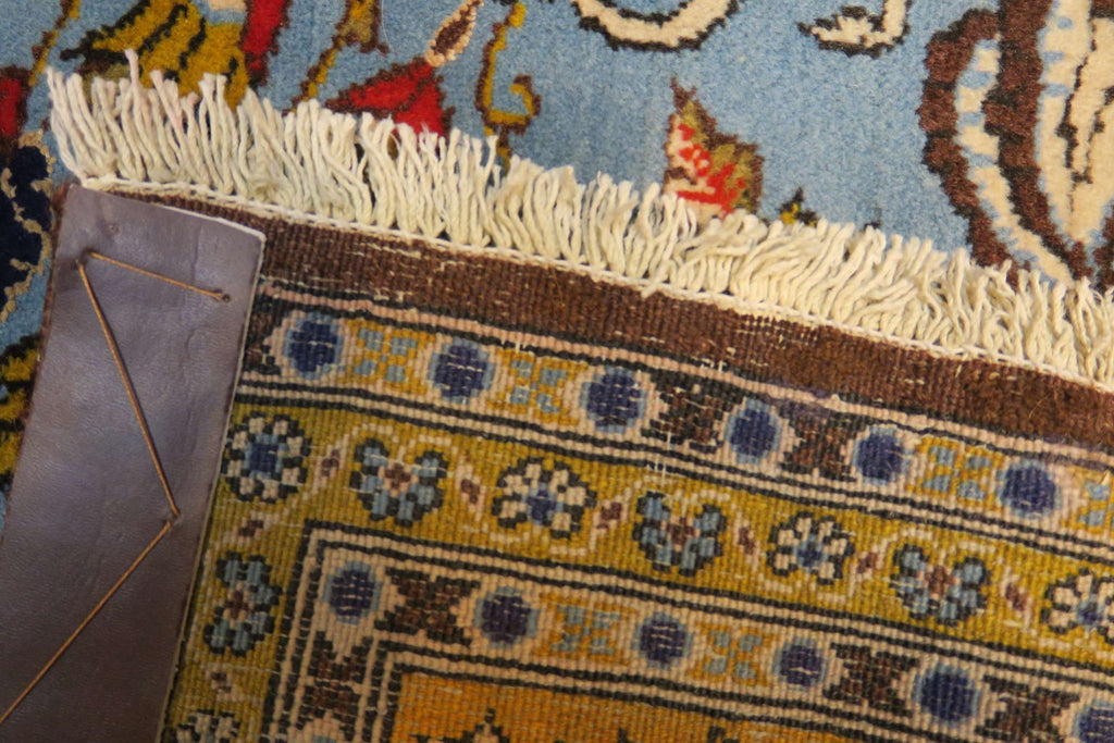 4' 9" x 6' 4" Persian Qoumsheh Rug