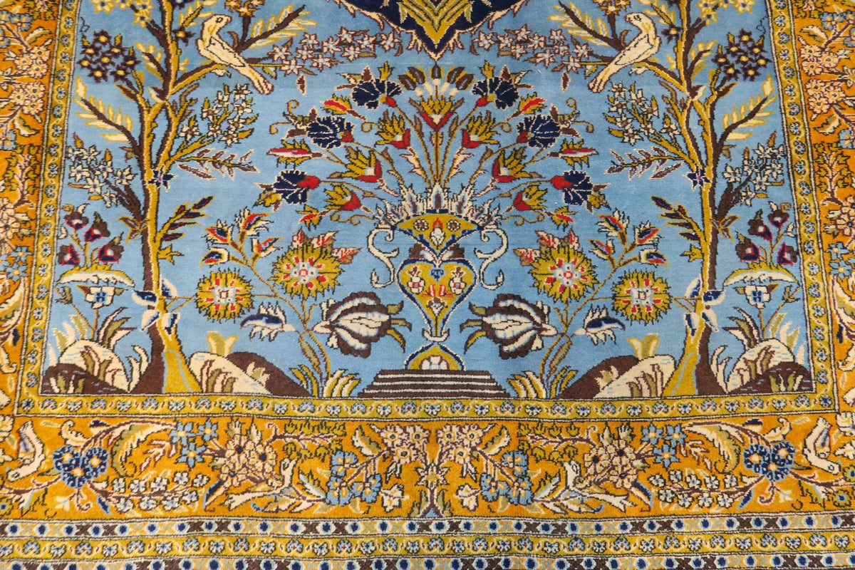 4' 9" x 6' 4" Persian Qoumsheh Rug