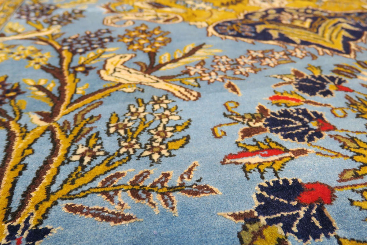 4' 9" x 6' 4" Persian Qoumsheh Rug