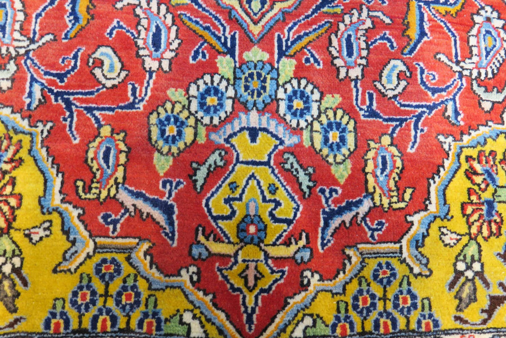 3' 4" x 5' 1" Persian Qoumsheh Rug