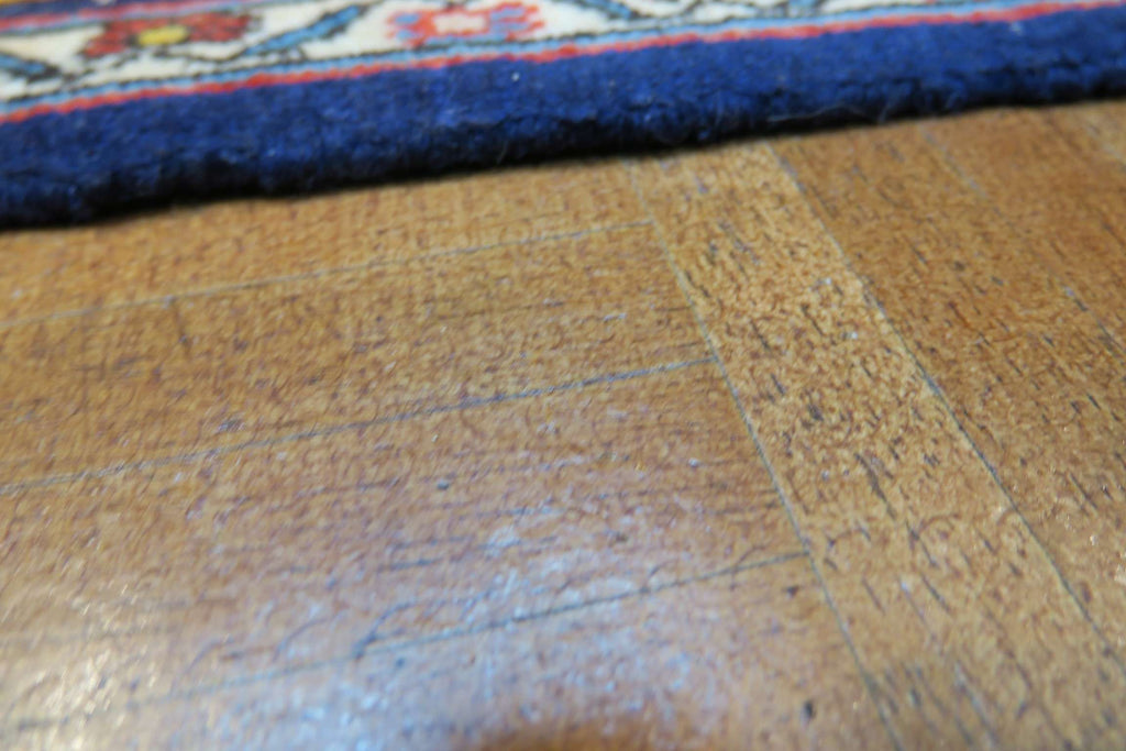 3' 4" x 5' 1" Persian Qoumsheh Rug