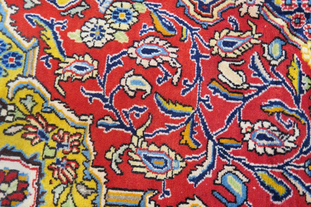 3' 4" x 5' 1" Persian Qoumsheh Rug