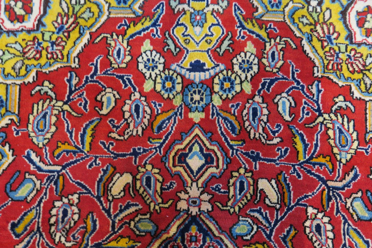 3' 4" x 5' 1" Persian Qoumsheh Rug