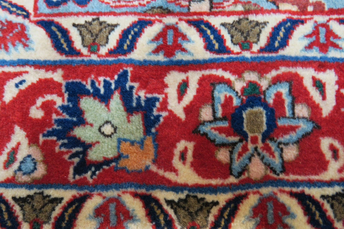 3' 4" x 5' 1" Persian Najafabad Rug
