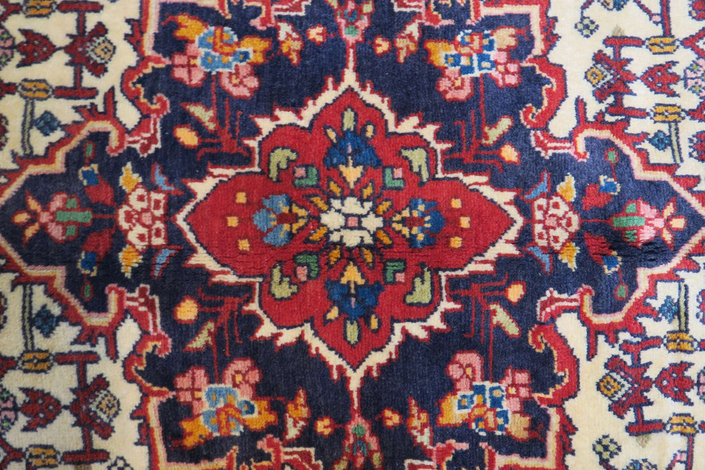 3' 4" x 5' 1" Persian Jozan Rug