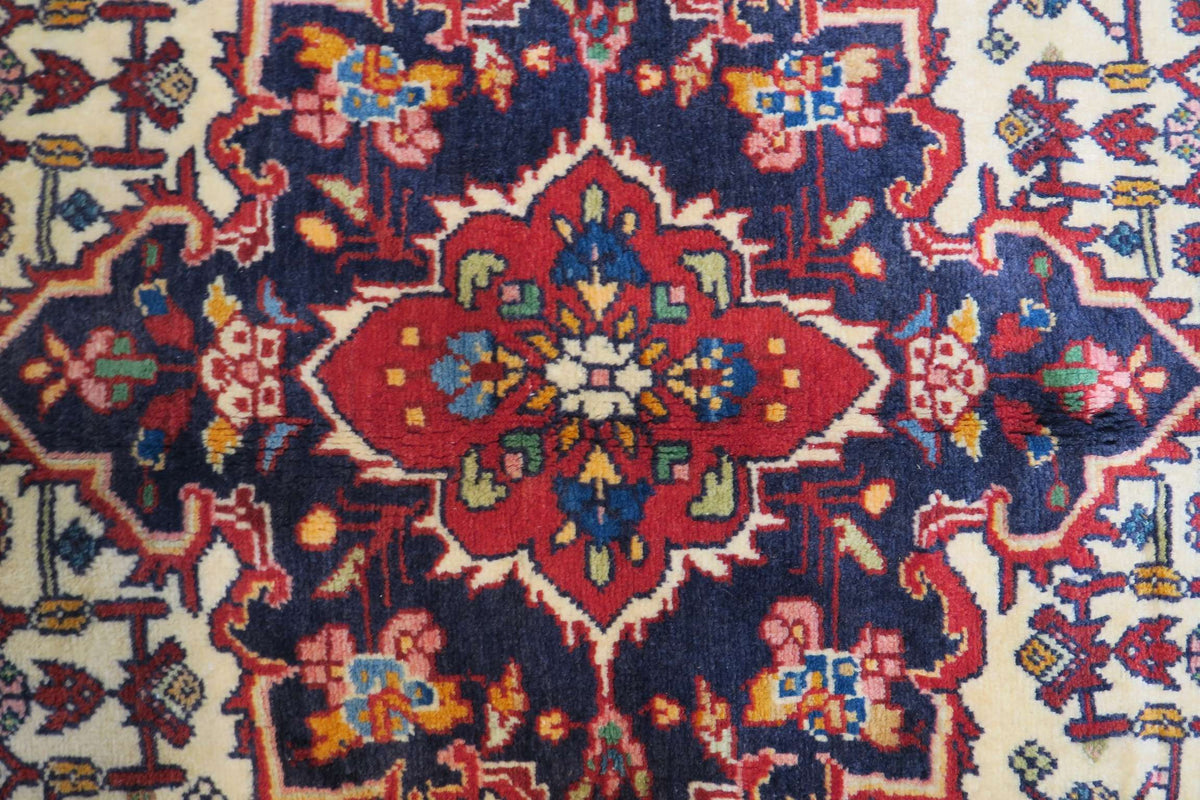 3' 4" x 5' 1" Persian Jozan Rug