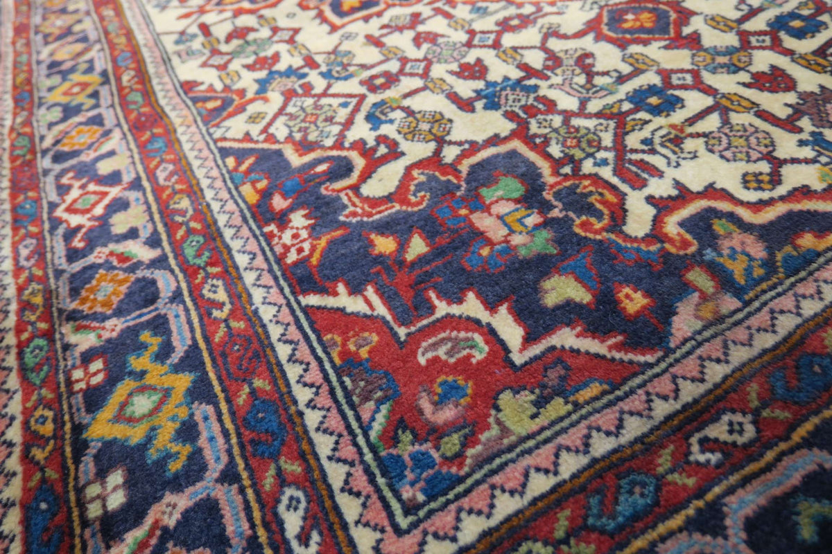 3' 4" x 5' 1" Persian Jozan Rug