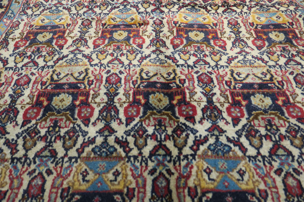 3' 1" x 4' 9" Persian Abadeh Rug