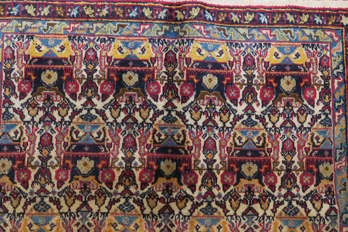 3' 1" x 4' 9" Persian Abadeh Rug