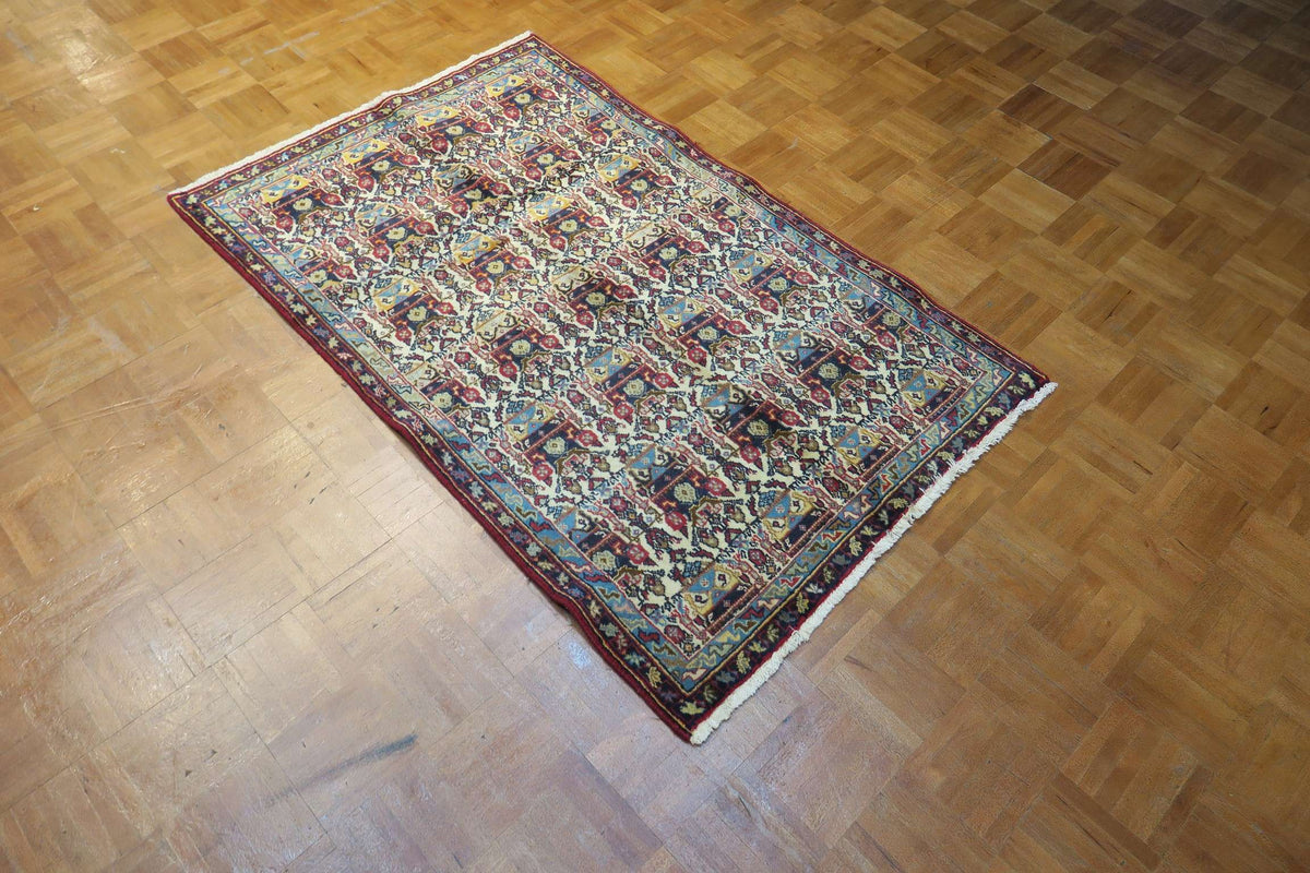 3' 1" x 4' 9" Persian Abadeh Rug