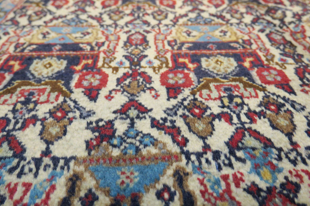 3' 1" x 4' 9" Persian Abadeh Rug
