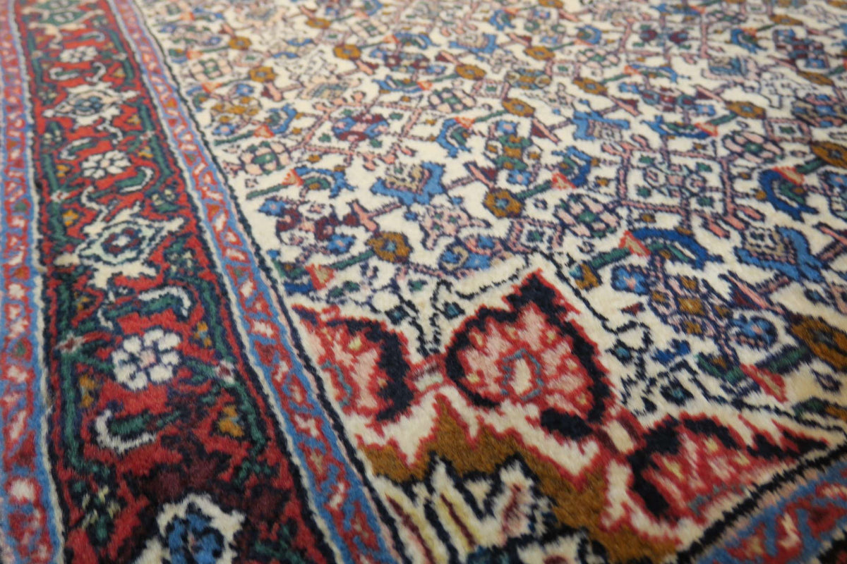3' 4" x 4' 9" Persian Zanjan Rug