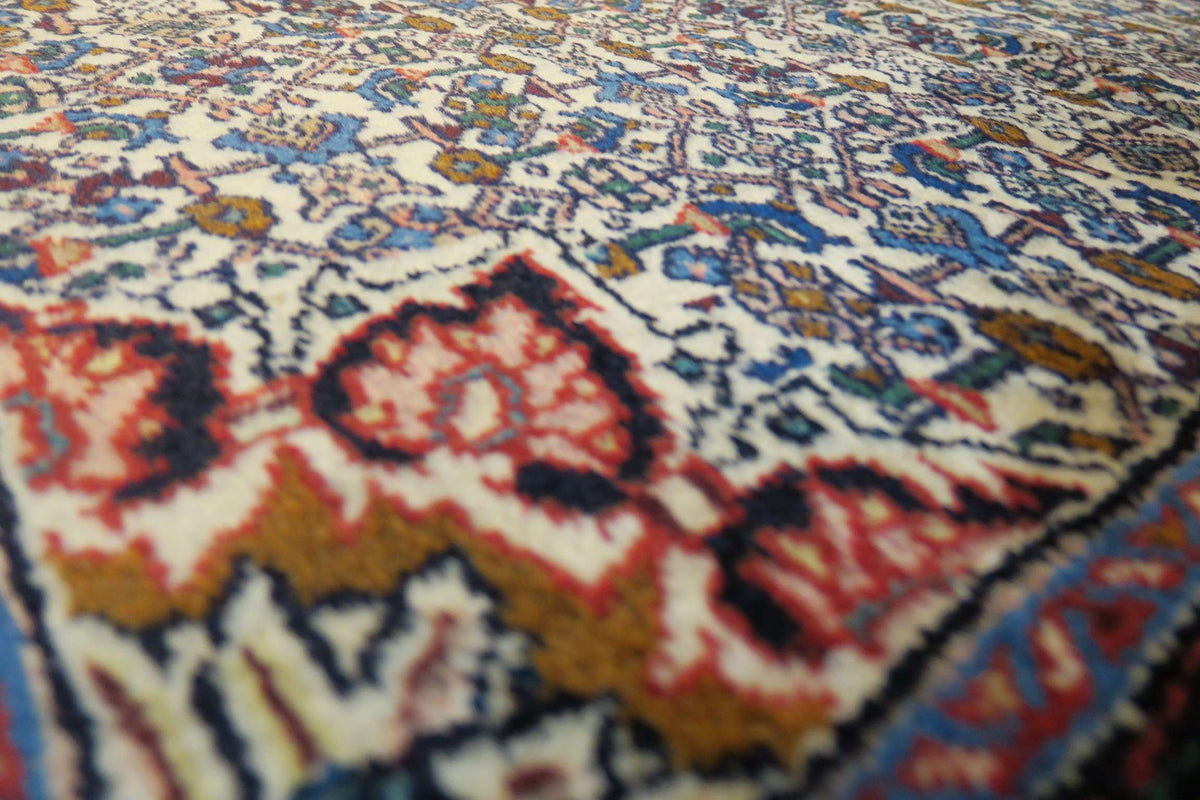 3' 4" x 4' 9" Persian Zanjan Rug