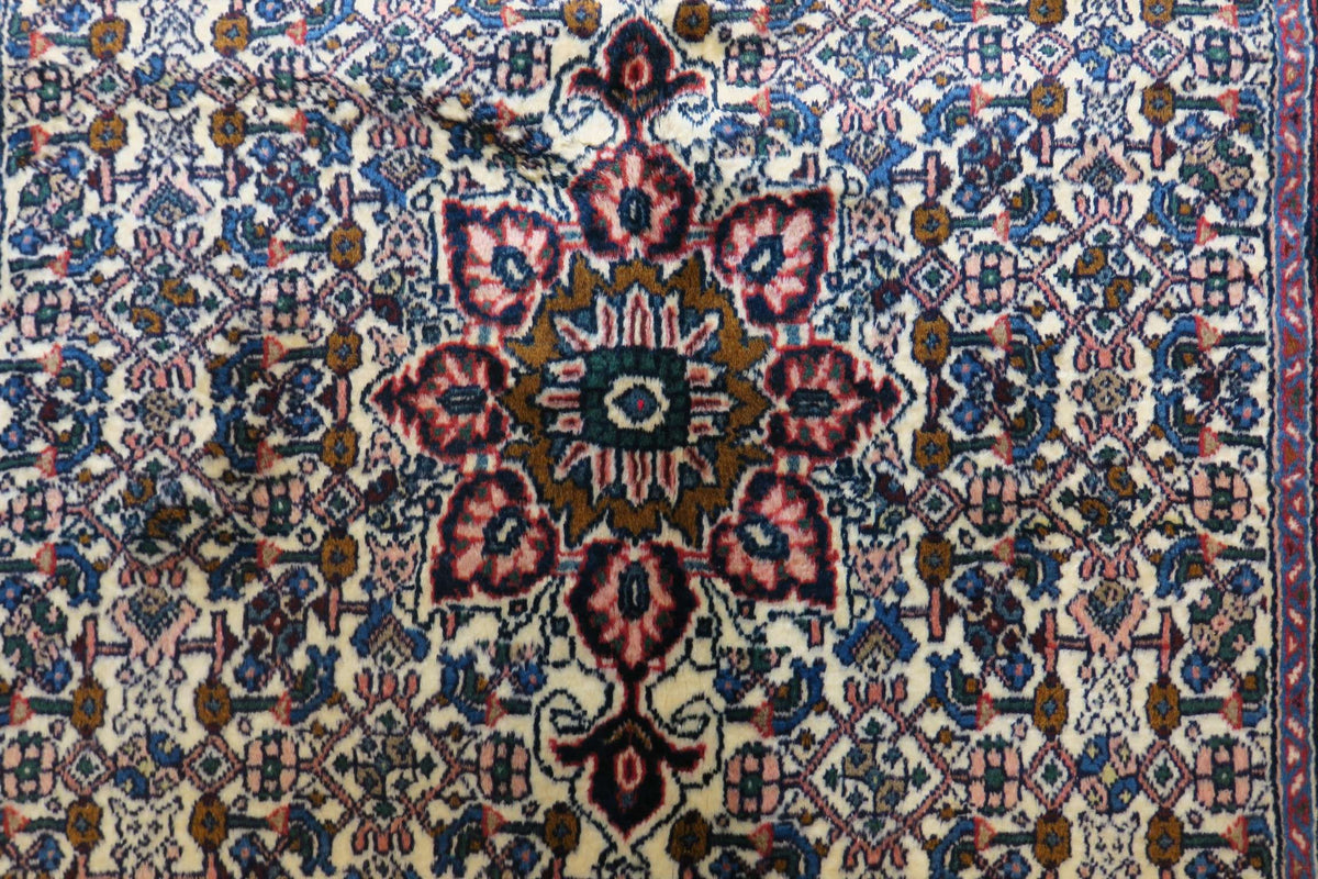 3' 4" x 4' 9" Persian Zanjan Rug