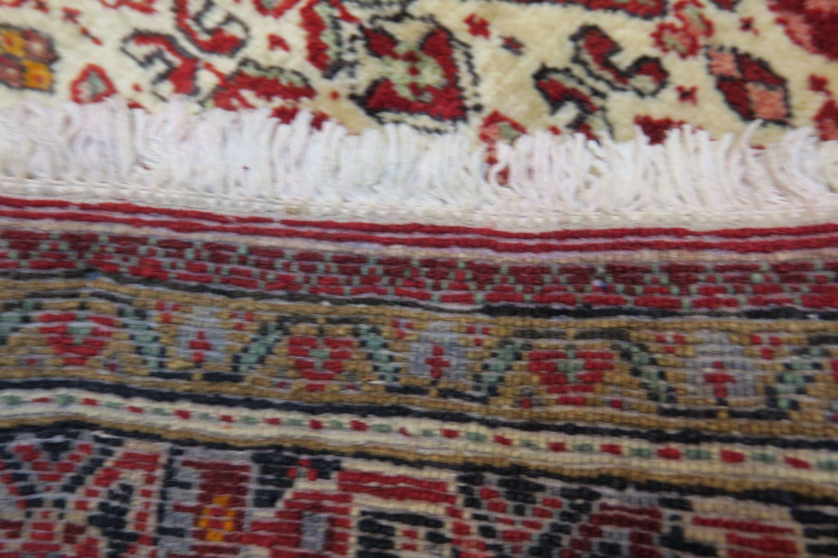 3' 7" x 5' 1" Persian Jozan Rug