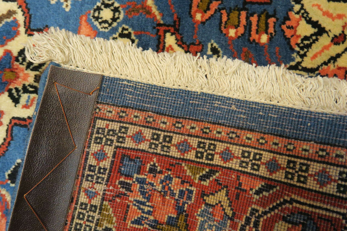 3' 5" x 5' 1" Persian Sarouk Rug