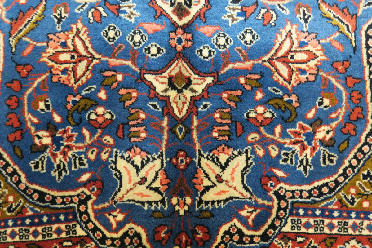 3' 5" x 5' 1" Persian Sarouk Rug