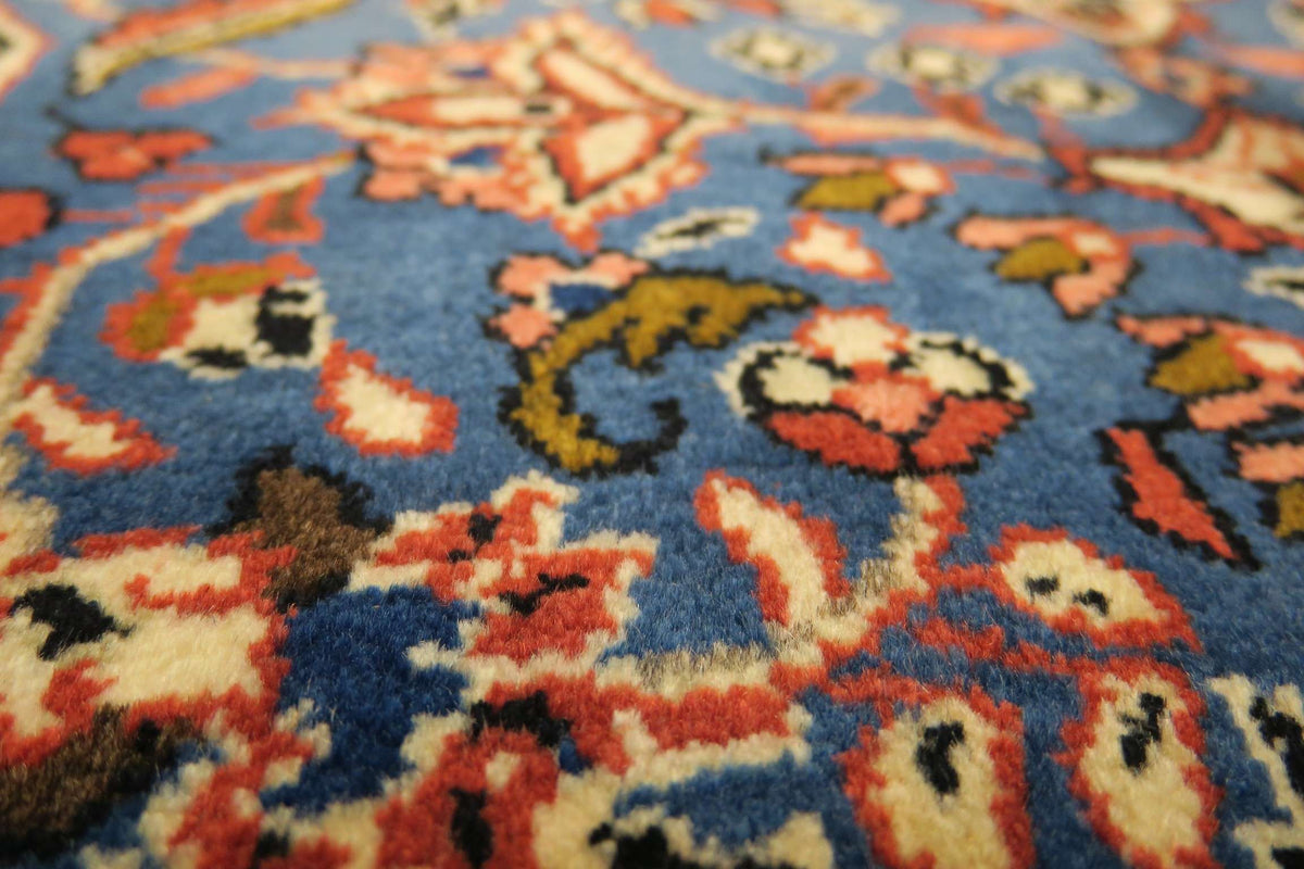 3' 5" x 5' 1" Persian Sarouk Rug