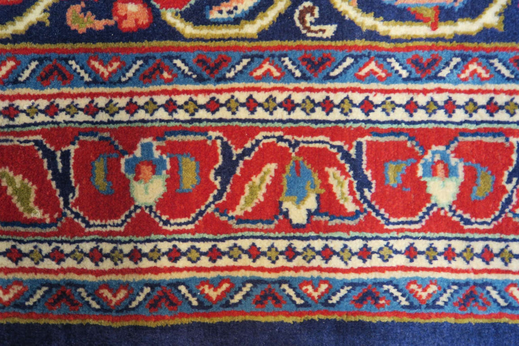 3' 5" x 5' 3" Persian Sarouk Rug