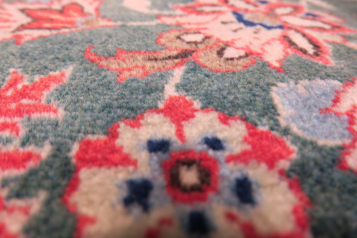 3' 4" x 5' 1" Persian Najafabad Rug