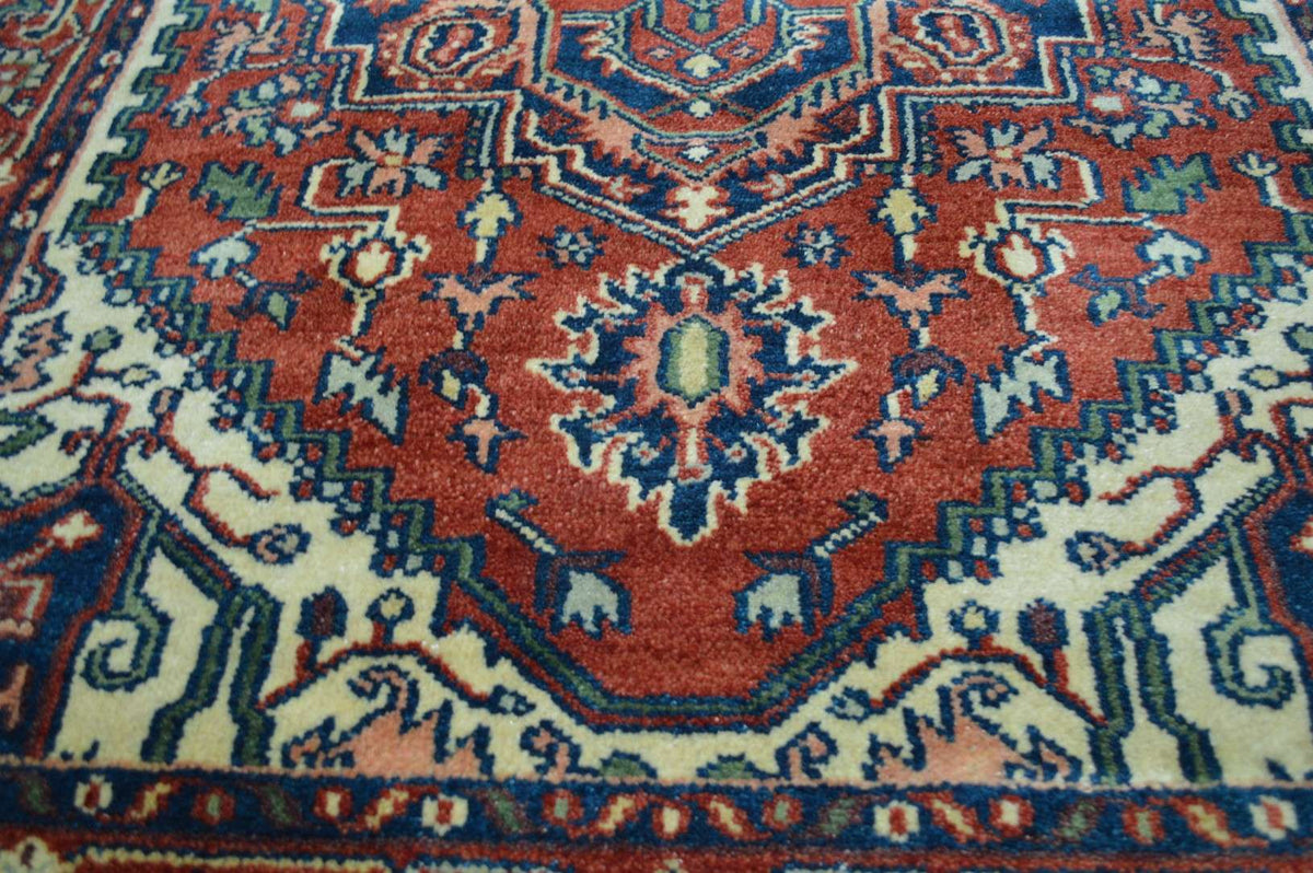 4' 0" x 6' 0" India Serapi Rug image 6