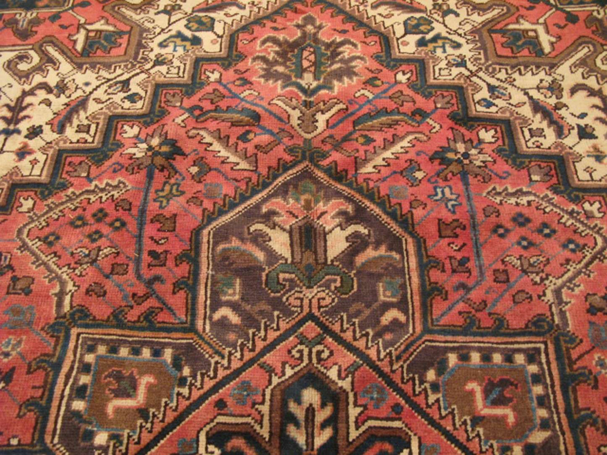 6' 5" x 9' 1" Persian Heriz Rug image 6