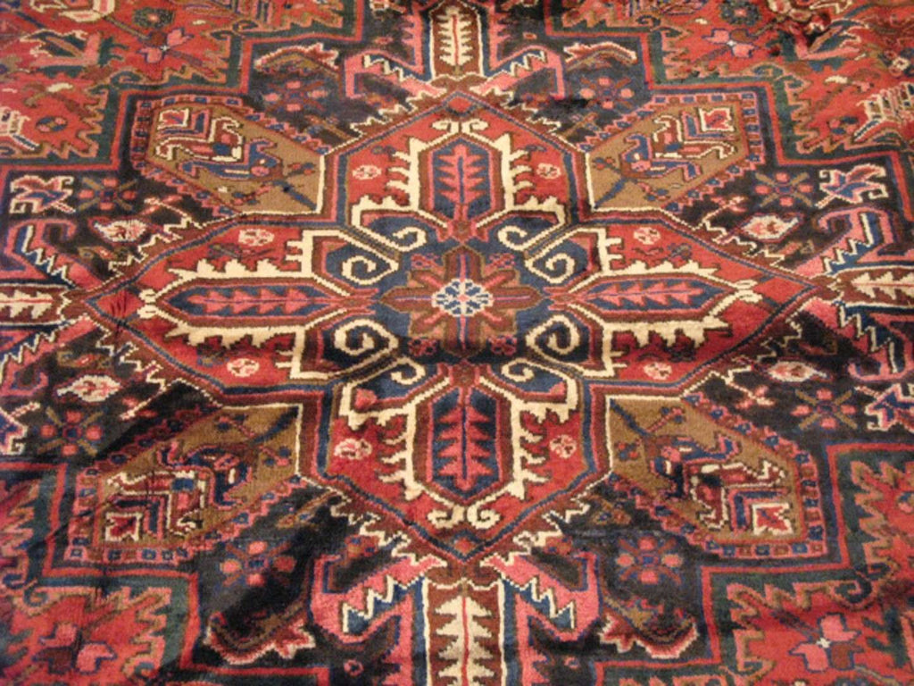 8' 7" x 11' 2" Persian Heriz Rug image 2