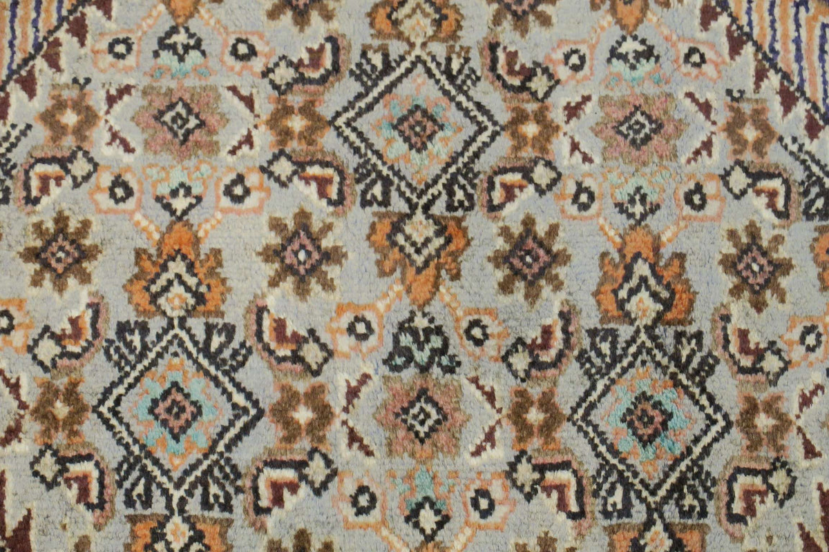 4' 3" x 6' 5" Persian Bijar Rug image 4