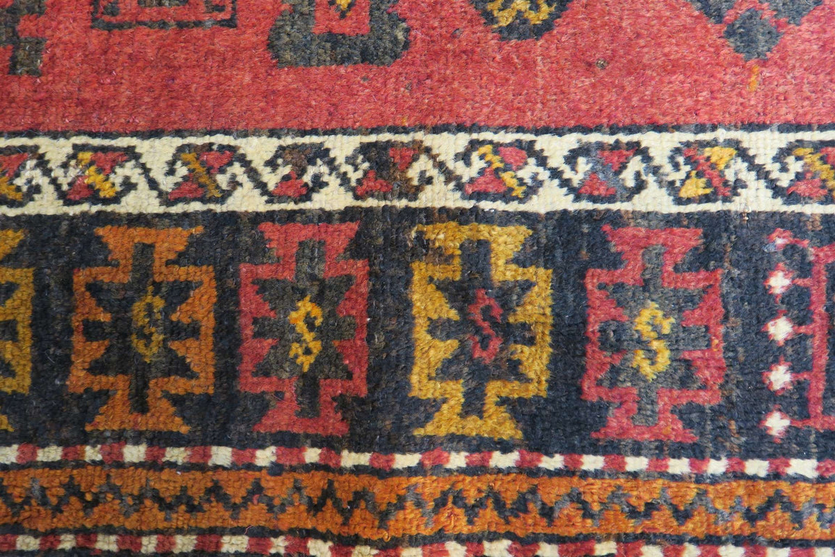4'1'' x 8'8'' Persian Hamadan Runner image 4
