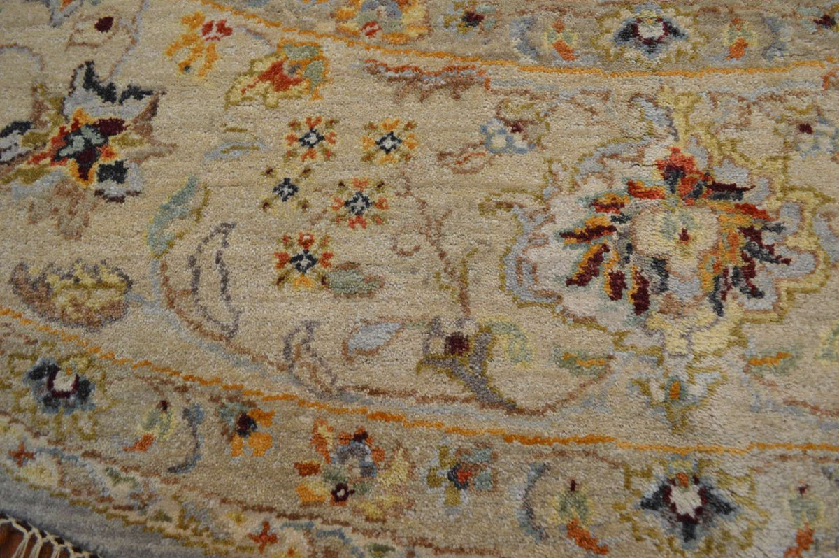 7' 8" x 7' 8" India Sultanabad Round Rug image 3