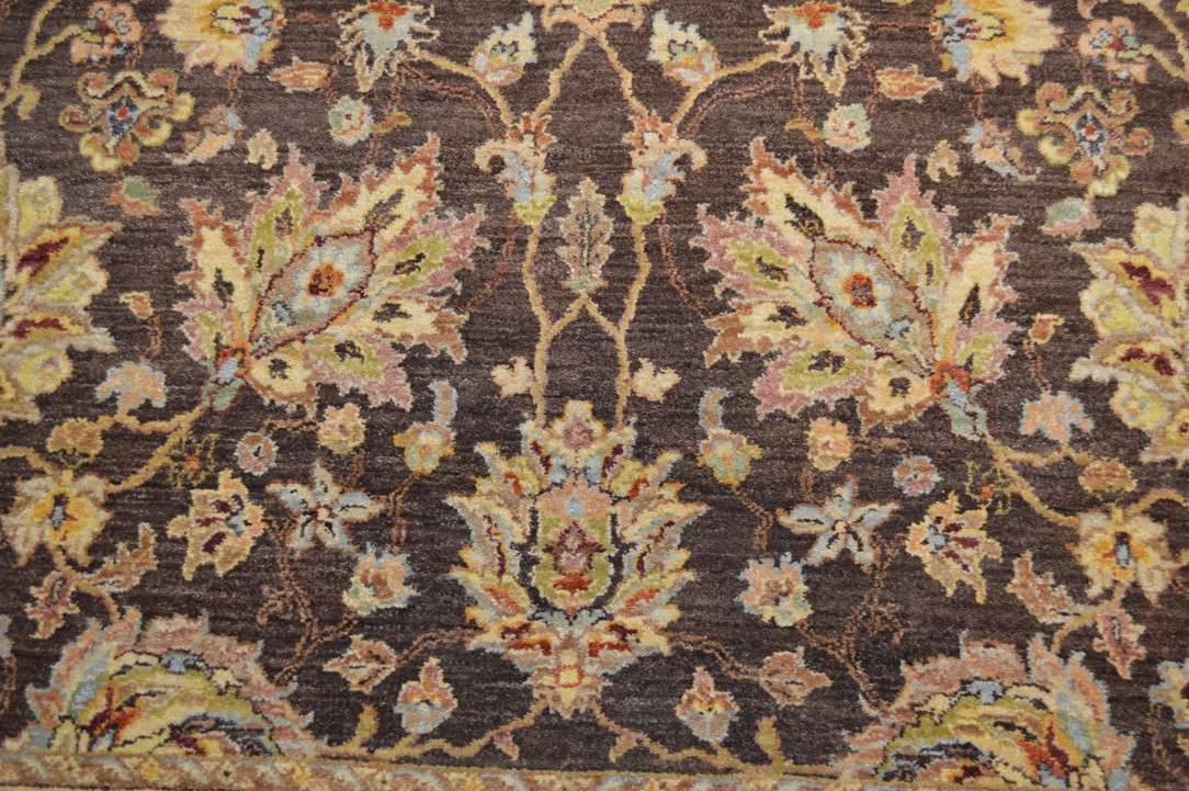 7' 8" x 9' 9" India Sultanabad Rug image 3