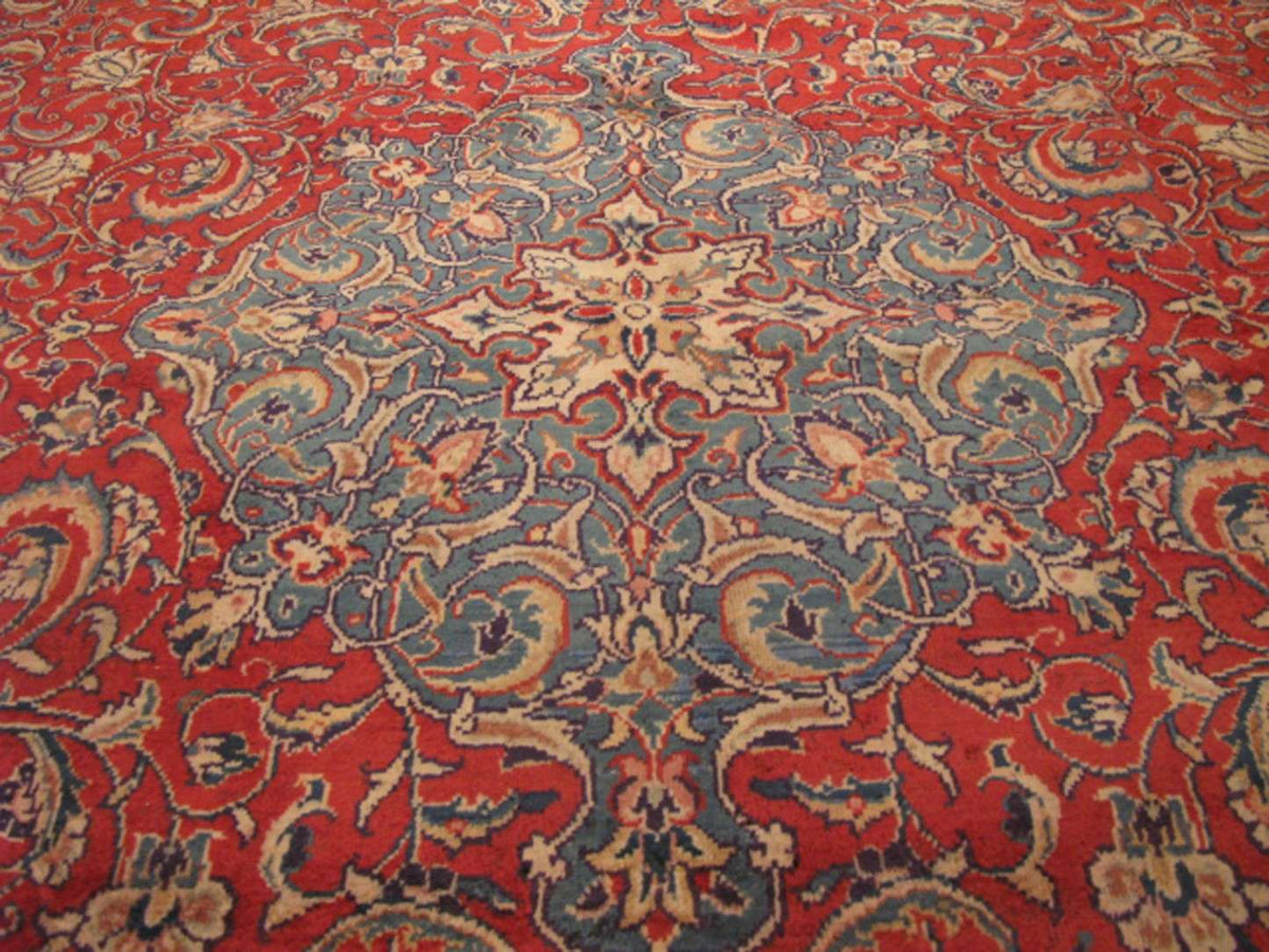 9' 8" x 13' 1" Persian Sarouk Rug image 3