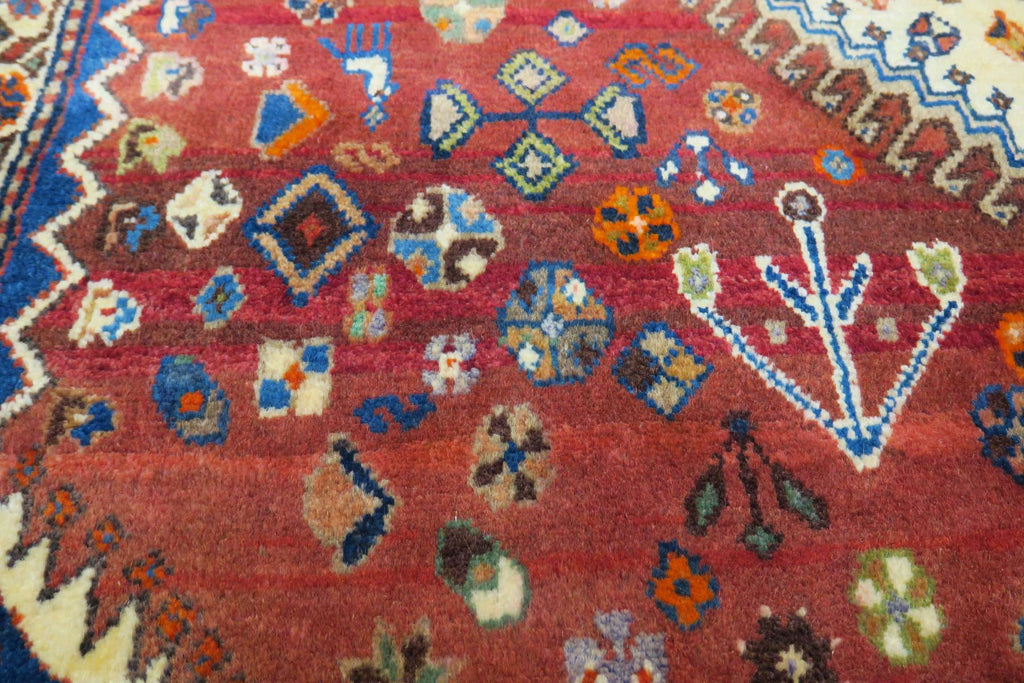 3' 7" x 4' 9" Persian Shiraz Rug image 0
