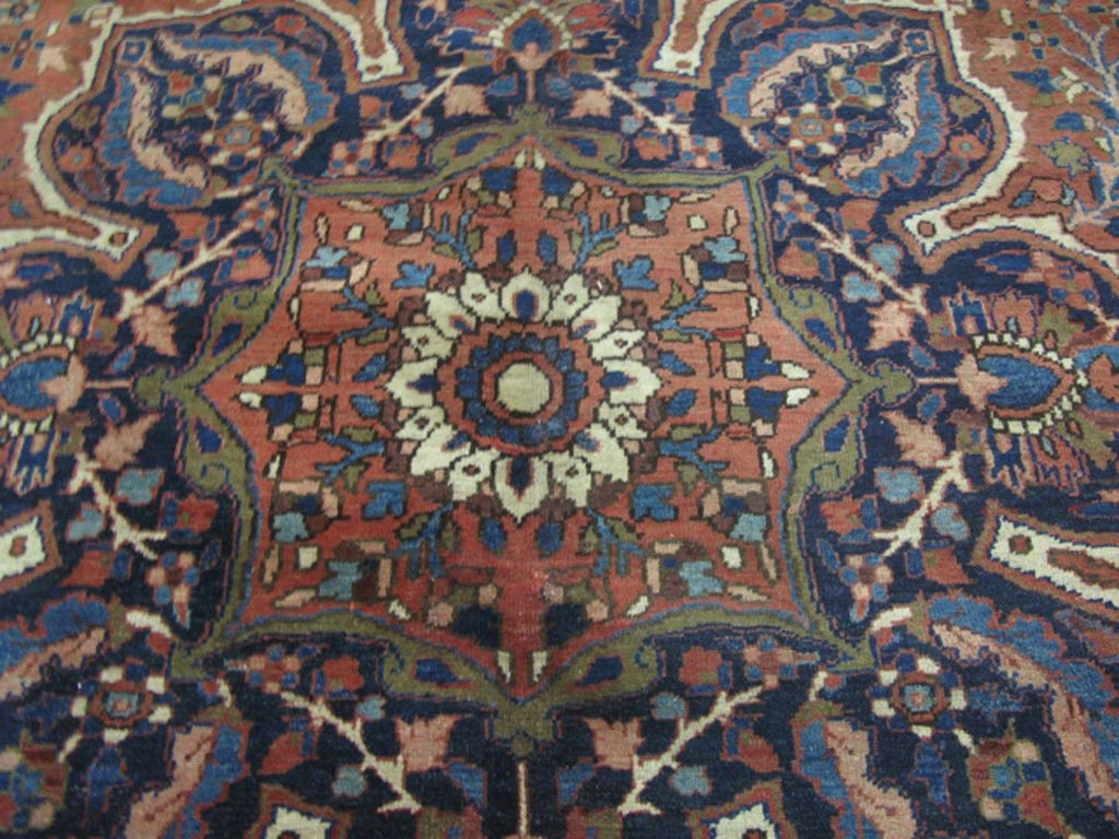 9' 5" x 12' 6" Persian Heriz Rug image 3