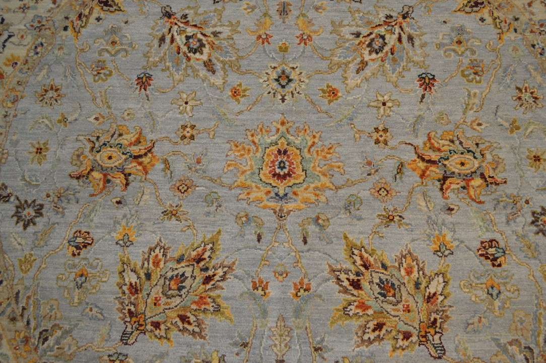 7' 8" x 7' 8" India Sultanabad Round Rug image 9