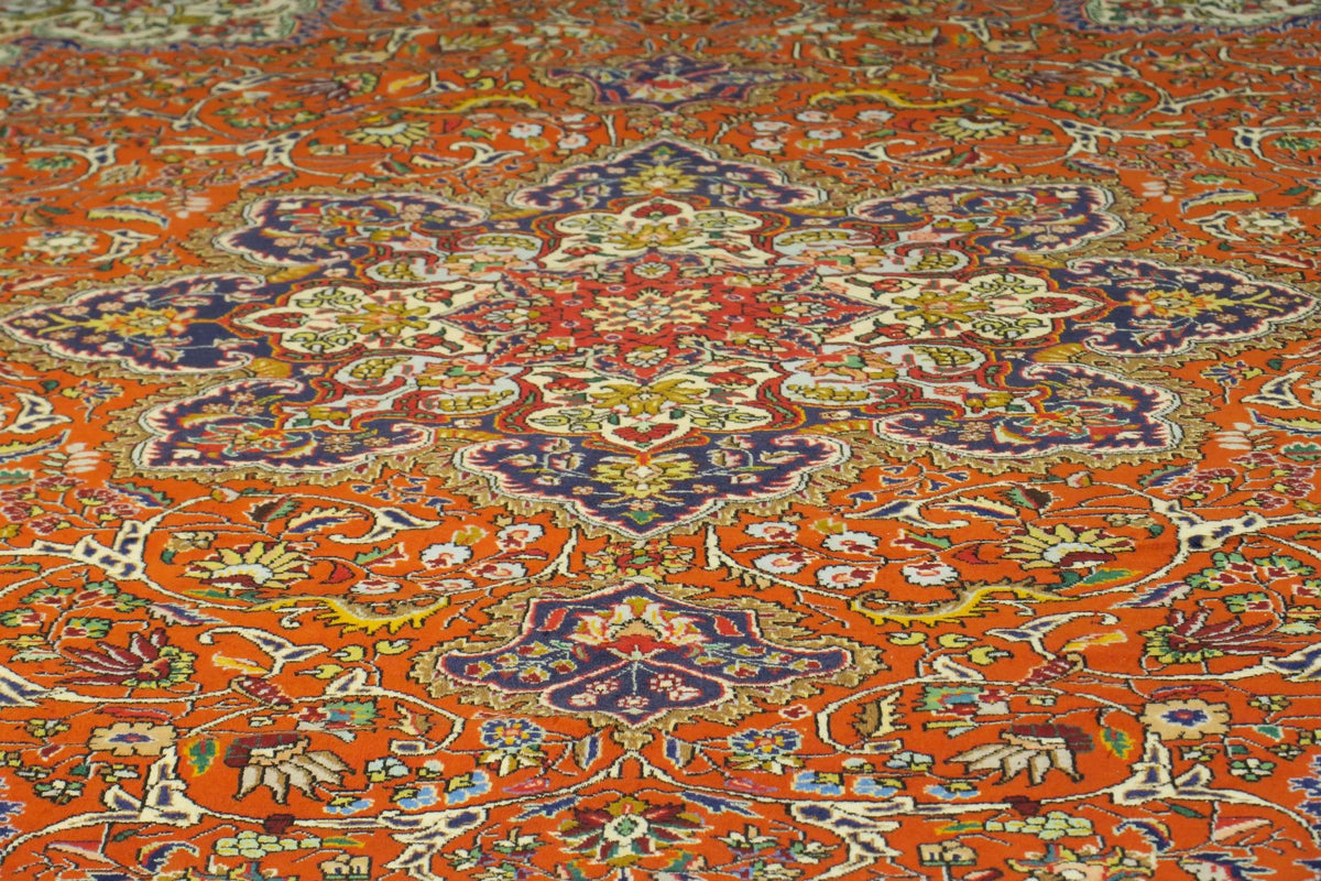 7' 0" x 10' 2" Persian Tabriz Rug image 10