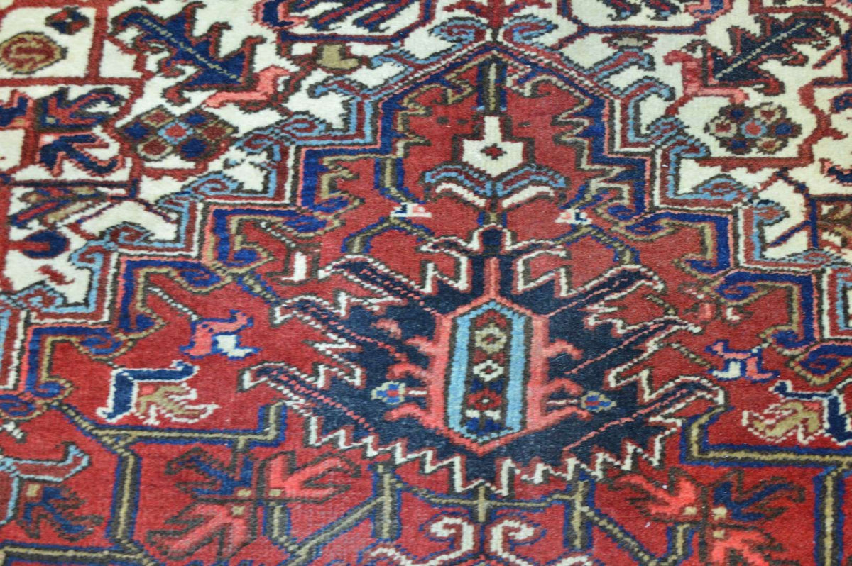 8' 5" x 11' 8" Persian Heriz Rug image 7