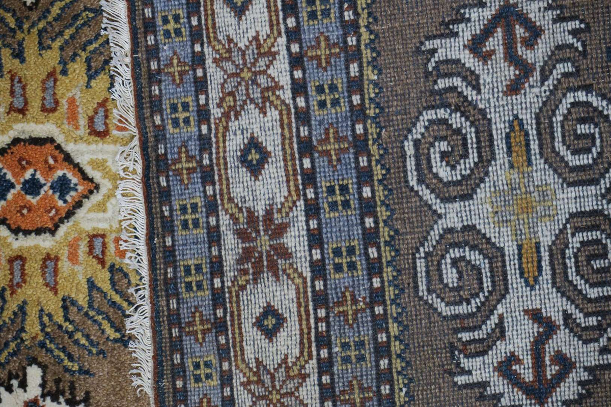 4' 0" x 6' 0" India Kazak Rug image 1