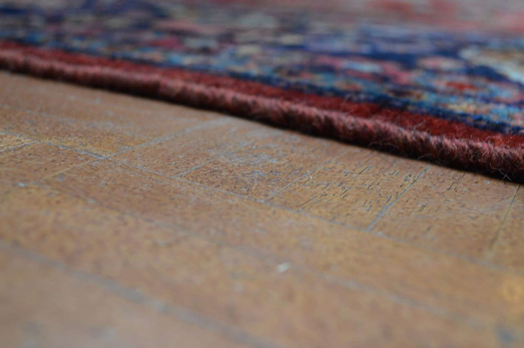 8' 8" x 12' 0" Persian Sarouk Rug image 10