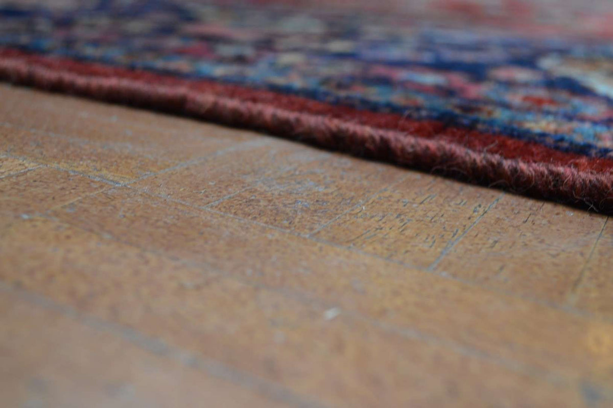8' 8" x 12' 0" Persian Sarouk Rug image 10