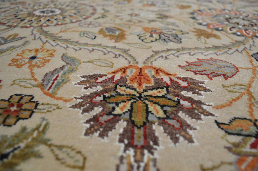 7' 9" x 8' 1" India Agra Rug image 3