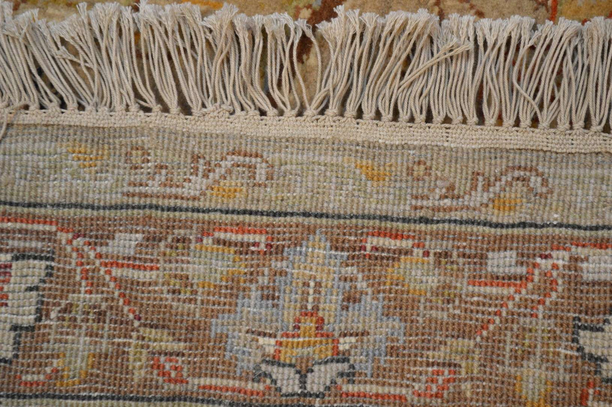 7' 9" x 10' 2" India Agra Rug image 12